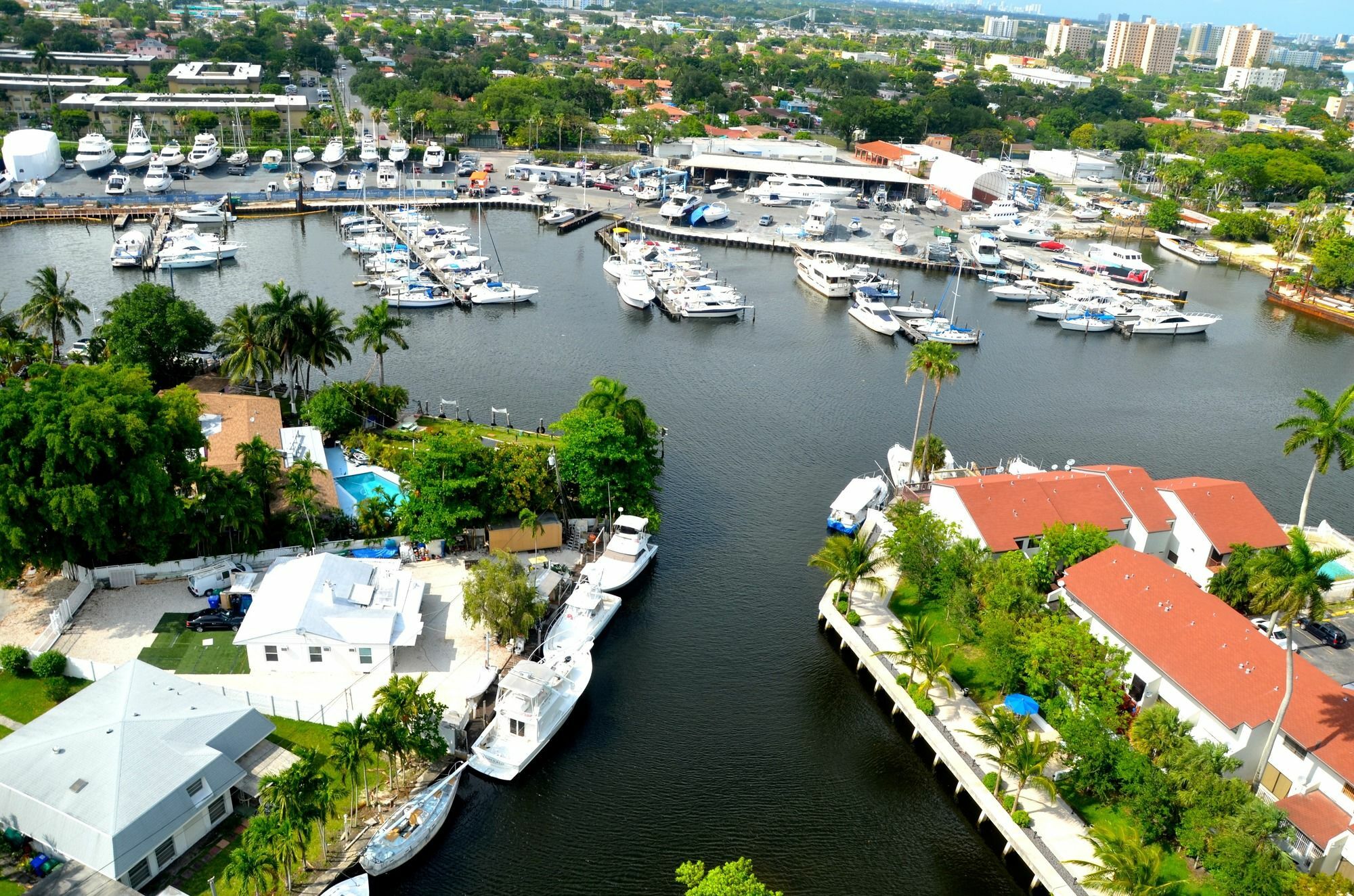 Riviera Luxury Living At River Oaks Marina And Tower Miami Exterior foto
