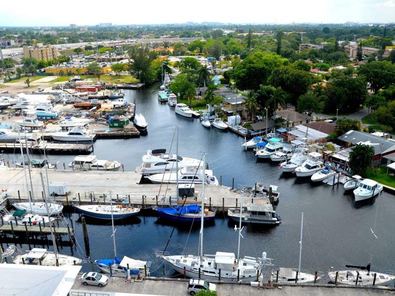 Riviera Luxury Living At River Oaks Marina And Tower Miami Exterior foto