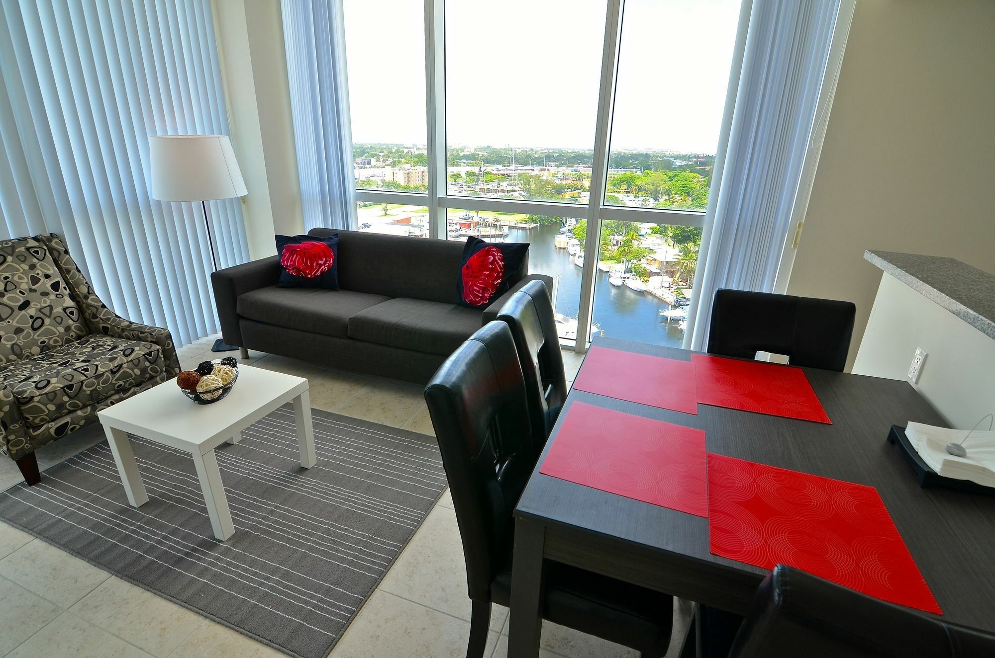 Riviera Luxury Living At River Oaks Marina And Tower Miami Exterior foto